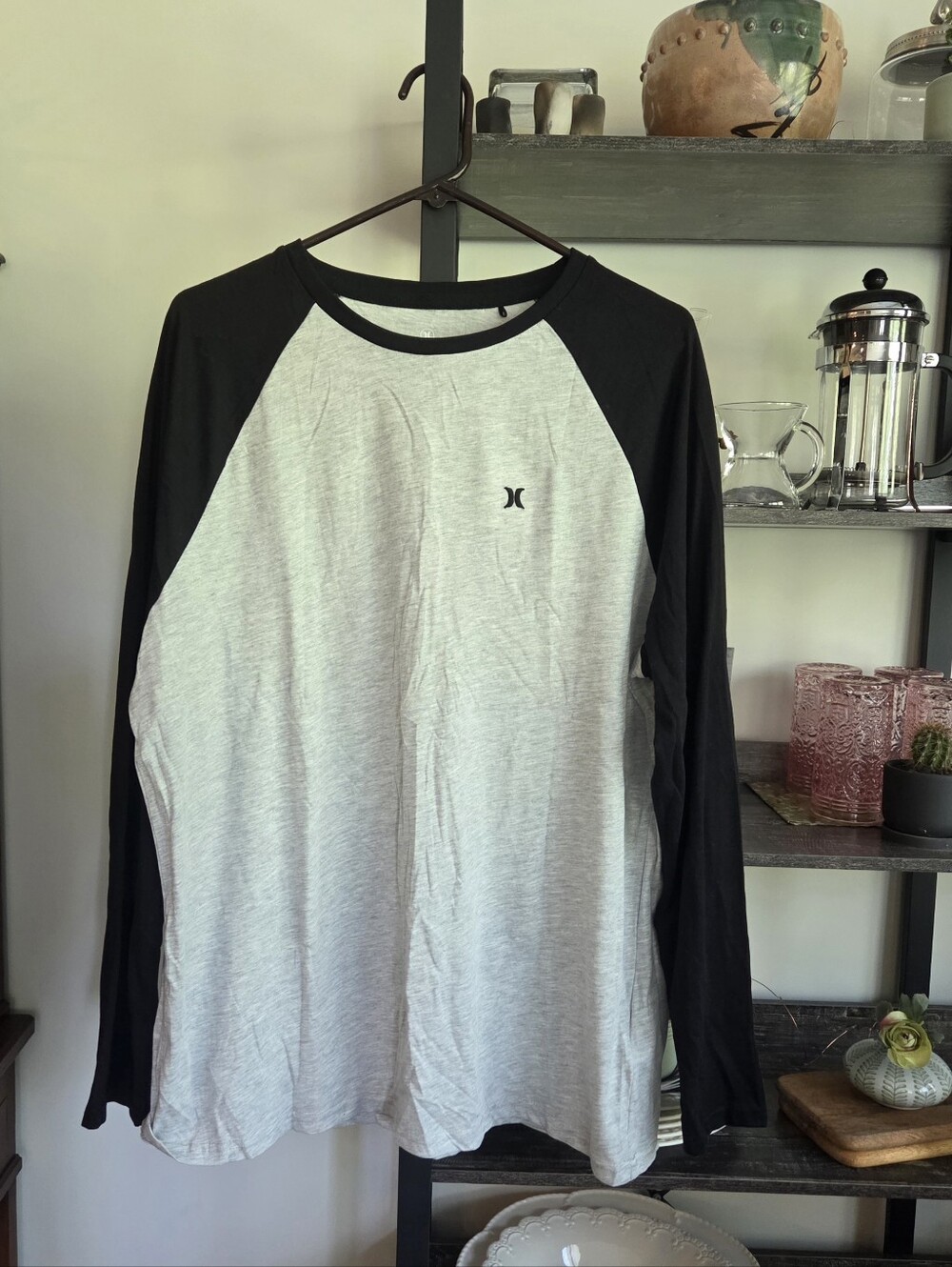Hurley Men's Long Sleeve XL Shirt Light Gray Black Cozy Comfortable